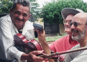 Evento sobre rabecas em homenagem ao professor Gilmar de Carvalho acontece em Crato