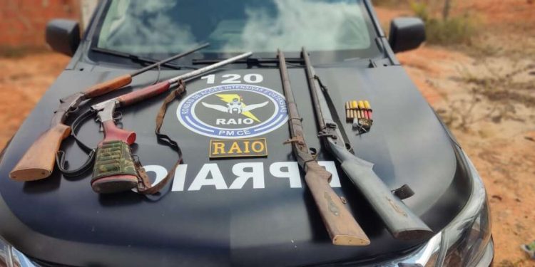 Quatro armas de fogo e 12 munições são apreendidas pela Polícia Militar em Caririaçu