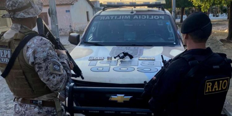 Homem é preso em flagrante em posse de arma de fogo em Lavras da Mangabeira