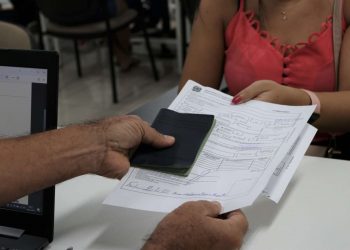 Ministério do Trabalho flexibiliza regra na suspensão do seguro-desemprego; entenda a mudança