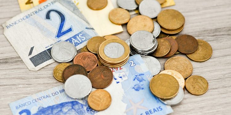 Desenrola Brasil: governo abre leilão com empresas para dar desconto em dívidas