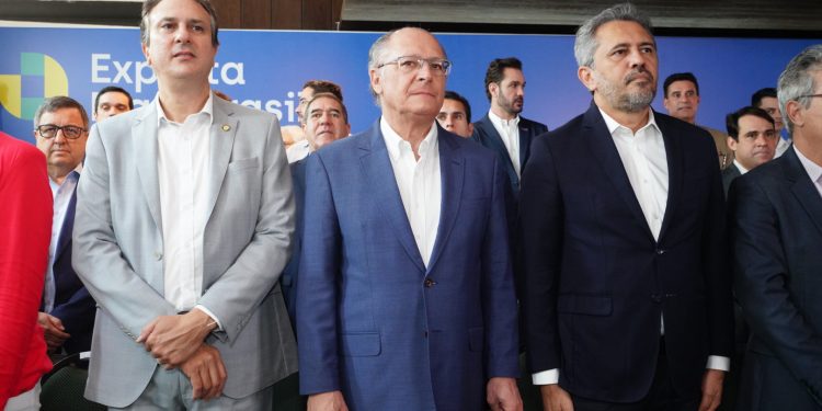 Ceará recebe visitas de Geraldo Alckmin e Camilo Santana em evento sobre exportações e investimentos
