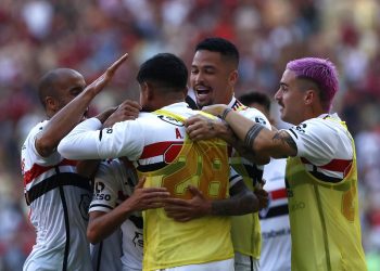 São Paulo faz 1 a 0 no Flamengo e larga na frente na final da Copa do Brasil