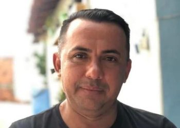 Francisco Vitoriano Neto Junior, de 45 anos, morreu após ser alvejado a tiros no Centro de Missão Velha (Foto: Arquivo pessoal)