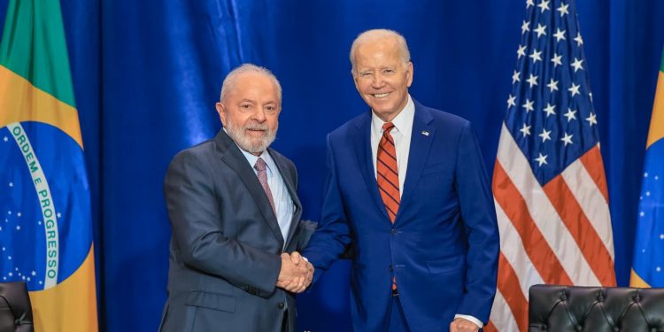 Em encontro com Biden, Lula defende sindicatos fortes e regras para proteger trabalhadores