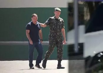 Mauro Cid deixa a prisão após Moraes homologar delação premiada (Foto: Reprodução)