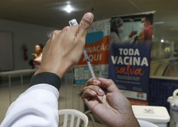 Anvisa autoriza nova fase de testes com vacina brasileira contra Covid