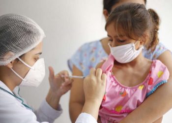 Infectologistas explicam mitos e verdades sobre as vacinas