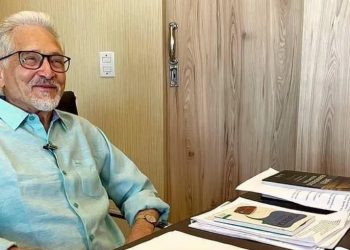 Prefeito José Maria Lucena, de Limoeiro do Norte, conhecido na cidade como Dr. Zé Maria, não é visto há meses (Foto: Reprodução)