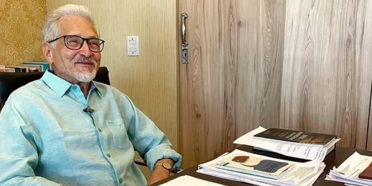 Prefeito de cidade cearense não é visto há 8 meses e não passa cargo para vice