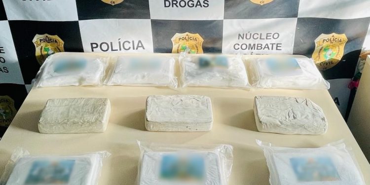 Polícia Civil e PRF prendem em Penaforte suspeita vinda de Maceió com 10 kg de drogas