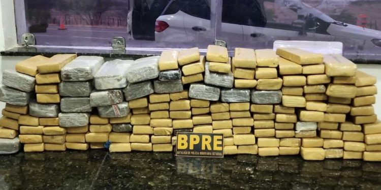 Polícia Militar apreende mais de 80 kg de drogas e prende dupla durante ação em Tauá