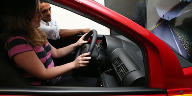 Governo do Ceará vai distribuir 25 mil carteiras de motorista gratuitas no programa CNH Popular