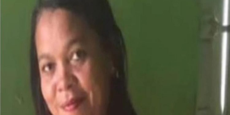 Mulher de 35 anos é assassinada a golpes de faca pelo namorado em Crato; suspeito é preso