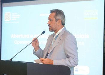 Em São Paulo, Elmano de Freitas apresenta projetos do Ceará para energias renováveis