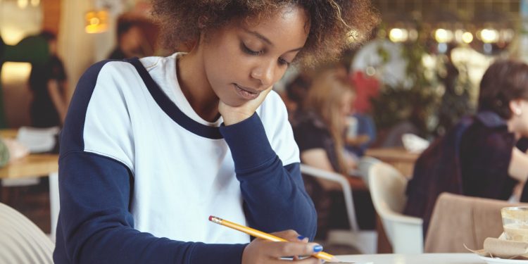 Enem 2023: inscritos que têm locais de prova a mais de 30 km de casa poderão fazer a prova em outra data