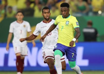 Brasil faz jogo pobre, leva golaço da Venezuela e decepciona com empate