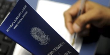 Pago ao trabalhador com carteira assinada dispensado sem justa causa, o seguro-desemprego tem de três a cinco parcelas (Foto: Agência Brasília)