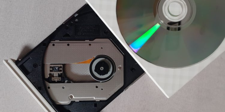 A era dos DVDs não acabou: a mídia física pode estar voltando