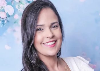 Elaine Cristina da Silva Santos Toledo era apresentadora do telejornal Canção Nova Notícias (Foto: Reprodução/Instagram)