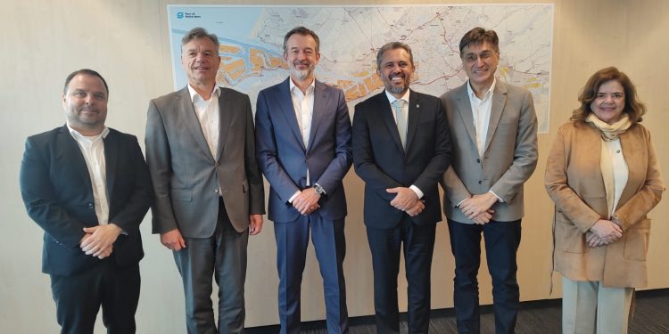 Governador Elmano de Freitas visita Porto de Roterdã, na Holanda