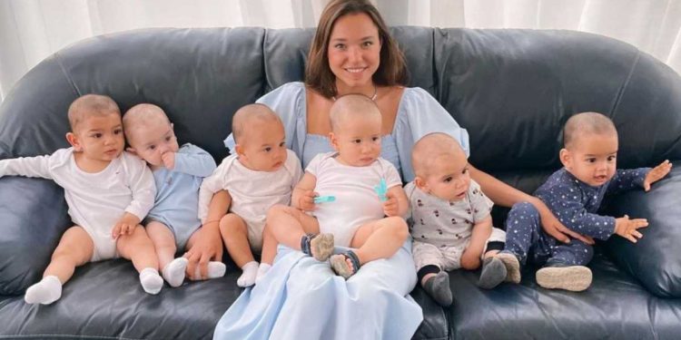 Mulher de 26 anos já é mãe de 22 filhos: ‘Não vou parar até ter mais de 100’