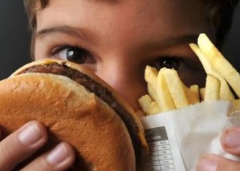 Obesidade cresceu em crianças e adolescentes brasileiras na pandemia, aponta levantamento