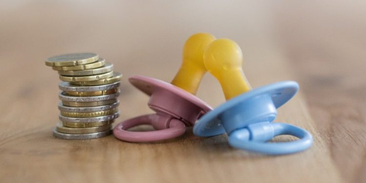 O que é salário-família, quem tem direito e a quem requerer?