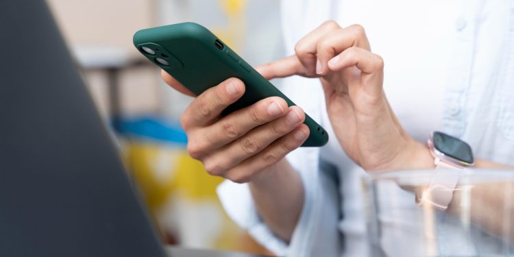 WhatsApp lança chat por voz, que é diferente da ligação em grupo; veja como funciona