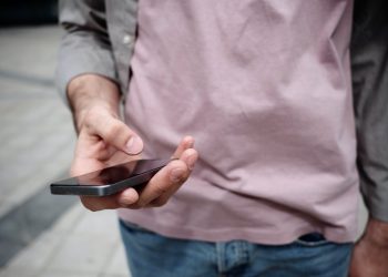 Anatel autoriza corte de internet para consumidor que não pagar conta de celular em 20 dias
