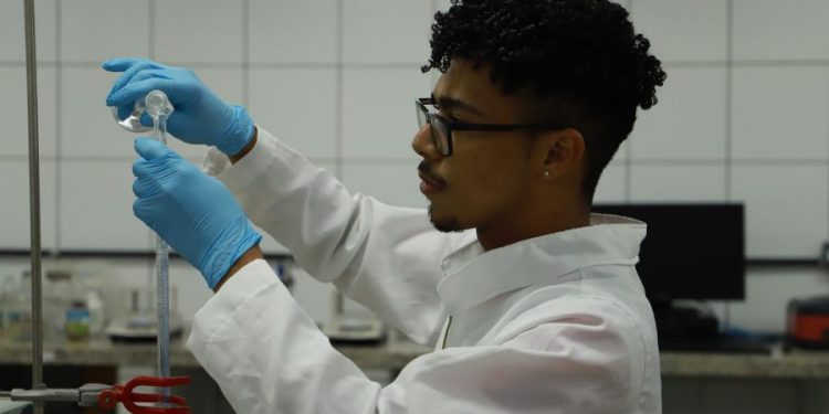 UFCA abre concurso público para professor do magistério superior; veja áreas