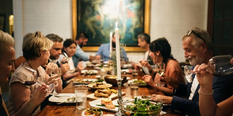 Nutricionista dá dicas para evitar emergências de saúde durante a virada de ano