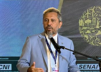 Elmano destaca protagonismo cearense em transição energética em painéis na COP28