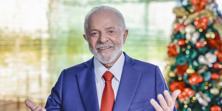 “Somos um mesmo povo e um só país”, diz Lula em pronunciamento na noite de Natal