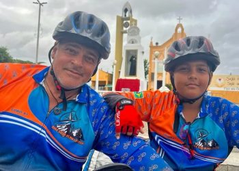 Nicolas e Wilton Lobo viajaram 600km de bicicleta entre Alagoas e Ceará (Foto: Patrícia Silva/TVM Cariri)