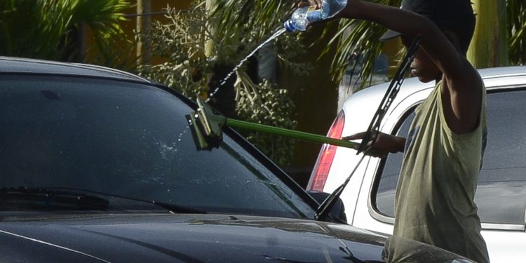 Trabalho infantil cresceu no governo Bolsonaro, diz pesquisa do IBGE