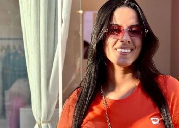 Laísa do Nascimento Andrade, de 26 anos, foi lesionada com 12 golpes de faca no pescoço, peito e abdômen (Foto: Reprodução)