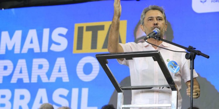 Ceará terá curso preparatório para o ITA, anuncia Elmano de Freitas