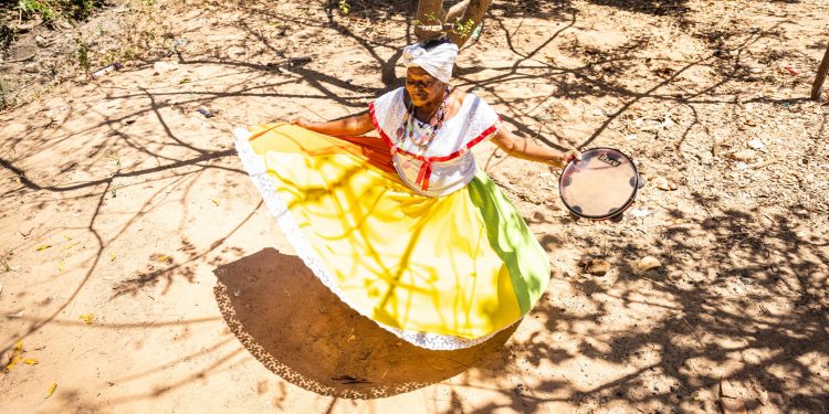 Exposição em Crato reúne imagens de mestres e mestras da região do Cariri