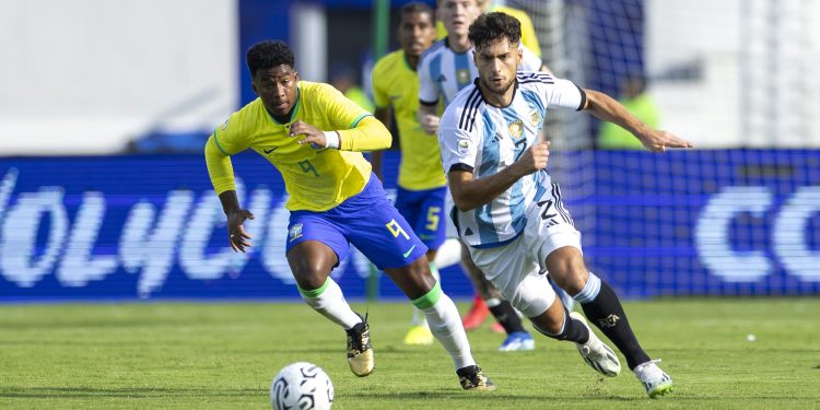 Brasil joga mal, perde para a Argentina e está fora dos Jogos Olímpicos de Paris