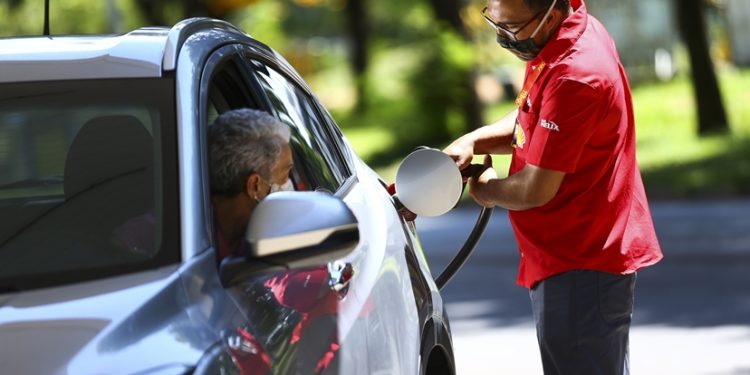Preço da gasolina e do diesel sobem a partir de hoje com novo ICMS