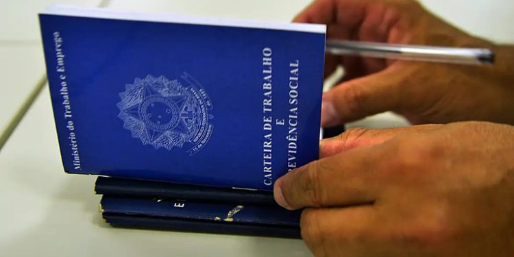 Abono salarial do PIS/Pasep 2024 começa a ser pago nesta quinta-feira (15)