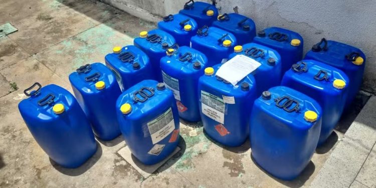 Homem suspeito de furtar galões com 450 litros de gasolina em Barbalha é preso em Juazeiro do Norte