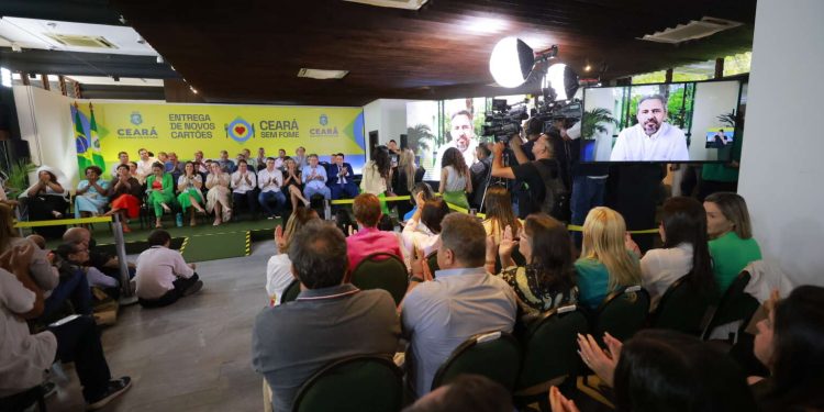 Governo do Ceará realiza entrega dos cartões Ceará Sem Fome às prefeituras