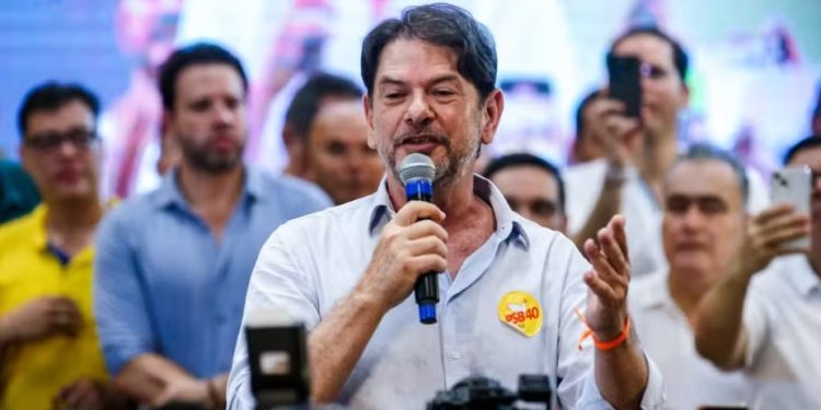 Cid Gomes, Izolda Cela e dezenas de prefeitos se filiam ao PSB