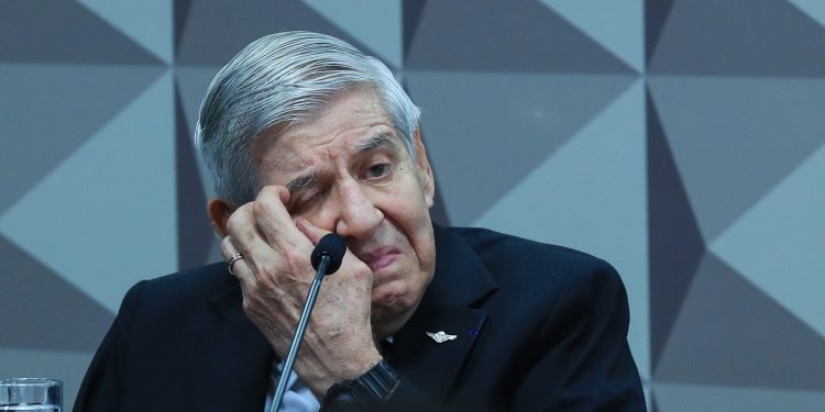 General Heleno defendeu rompimento institucional para manter Bolsonaro