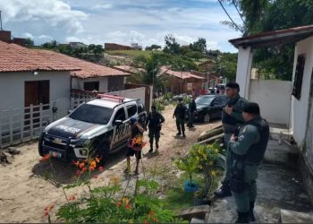 Criança é achada morta dentro de carro tem sinais de violência sexual (Foto: Davi César/TVM)