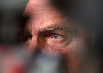 Bolsonaro e mais 16 são indiciados por fraude em cartão de vacinação da Covid