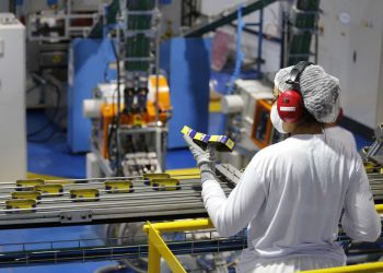 Segundo o IBGE, a média geral do desemprego no Brasil foi de 5,8%, o que representa uma queda em relação ao primeiro trimestre (Foto: Tiago Stille/Governo do Ceará)