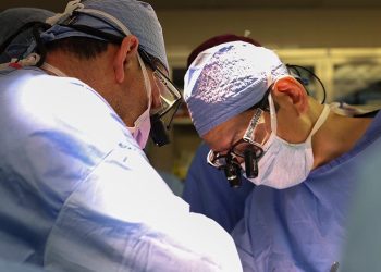 Cirurgia durou quatro horas (Foto: Divulgação/Massachusetts General Hospital (MGH)